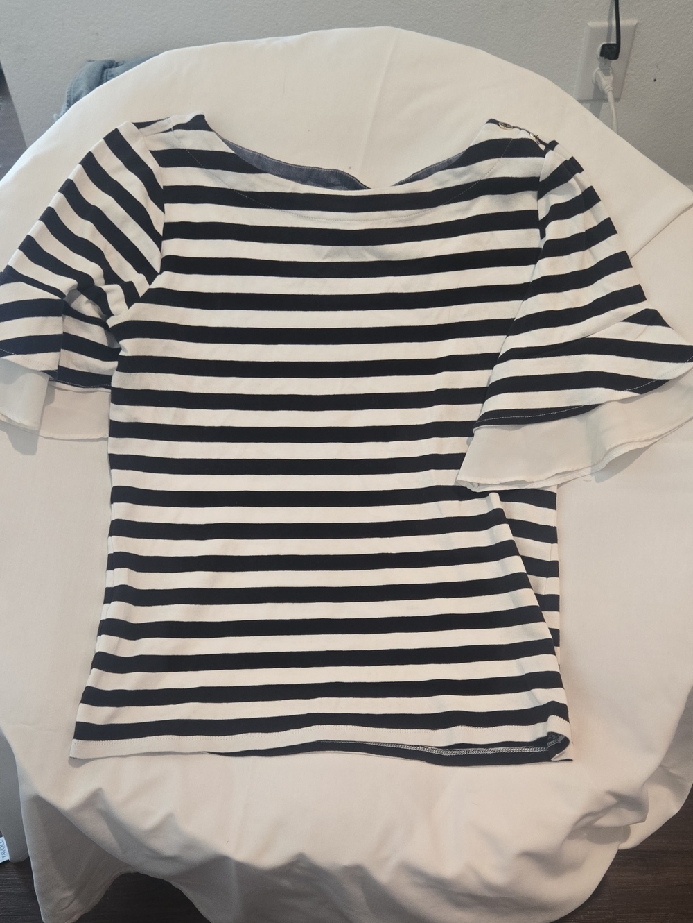 Jones New York Black and White Striped Short Sleeve Flutter Top